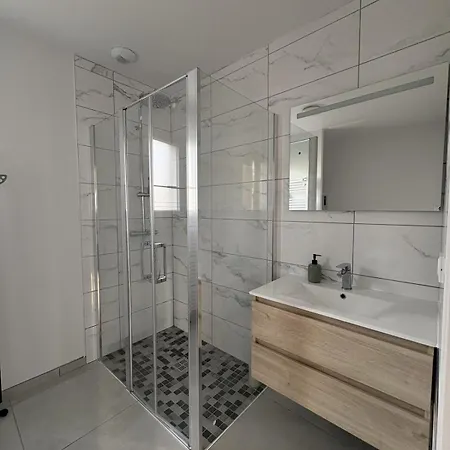 Les Brises Charming House En Bessin 度假居 贝桑于潘港