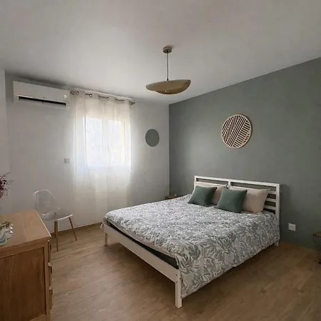 Les Brises Charming House En Bessin Tatil Evi