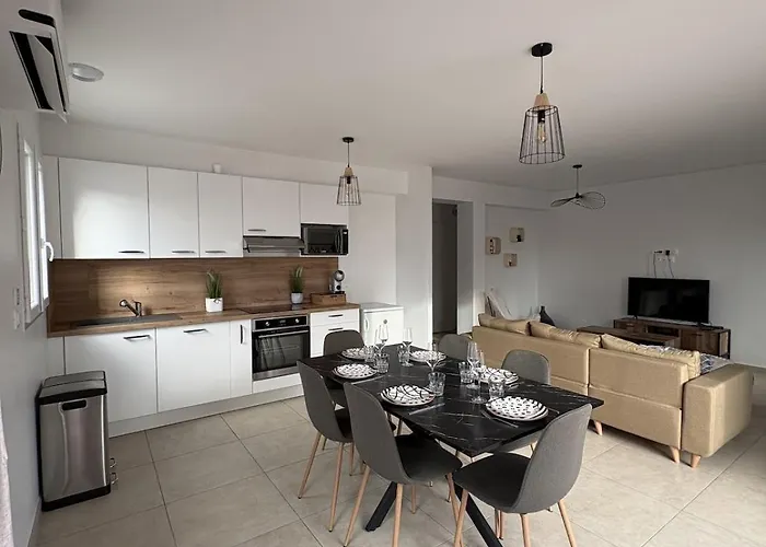 Les Brises Charming House En Bessin