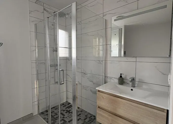 Les Brises Charming House En Bessin 度假居 贝桑于潘港