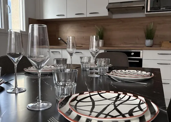 Les Brises Charming House En Bessin 度假居 *